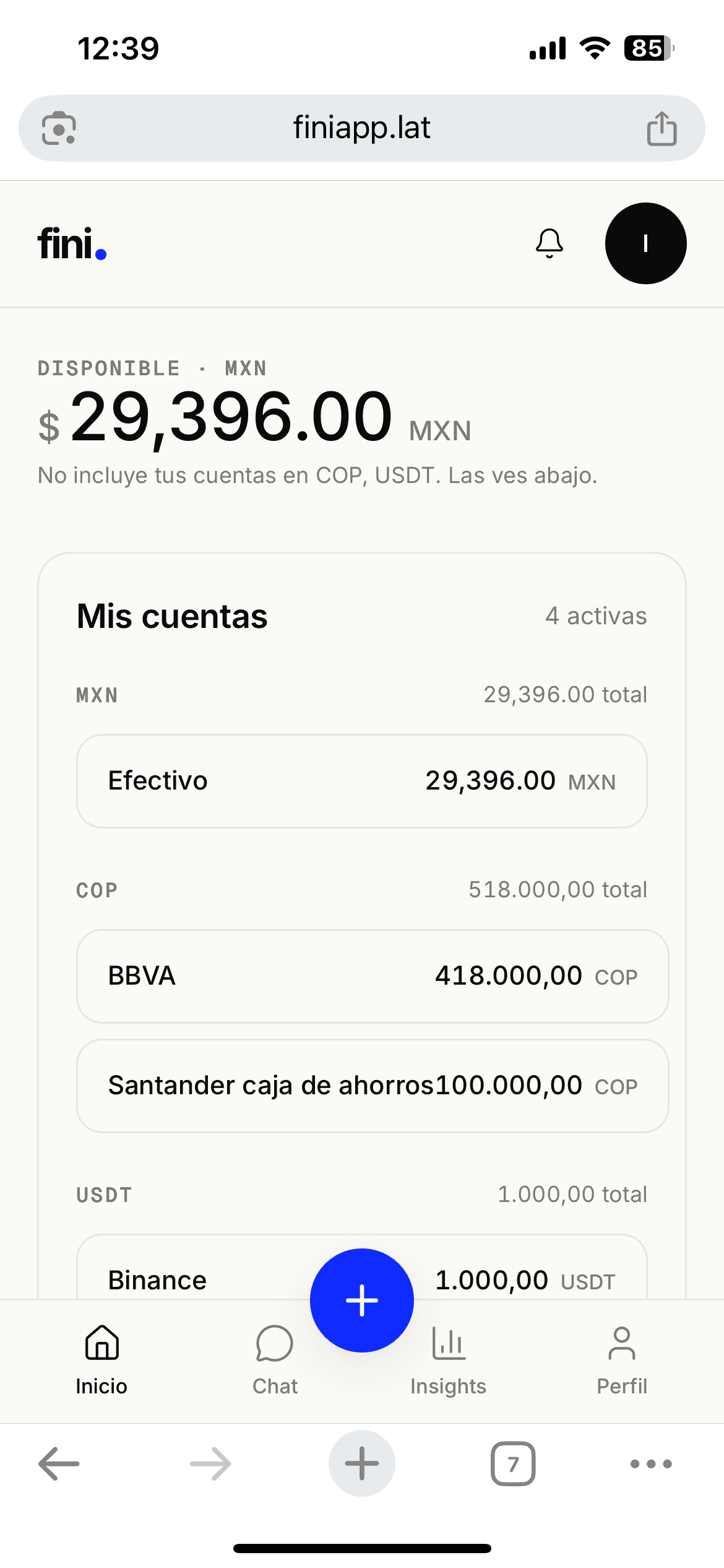 Dashboard de Fini mostrando el disponible del mes y las cuentas en múltiples monedas