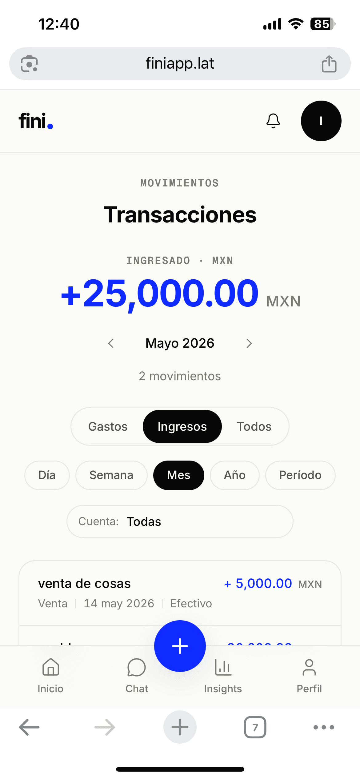 Vista de ingresos en el dashboard de Fini con filtros por mes y cuenta